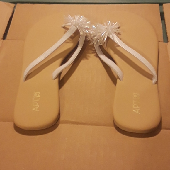 Sandles - Picture 2 of 5